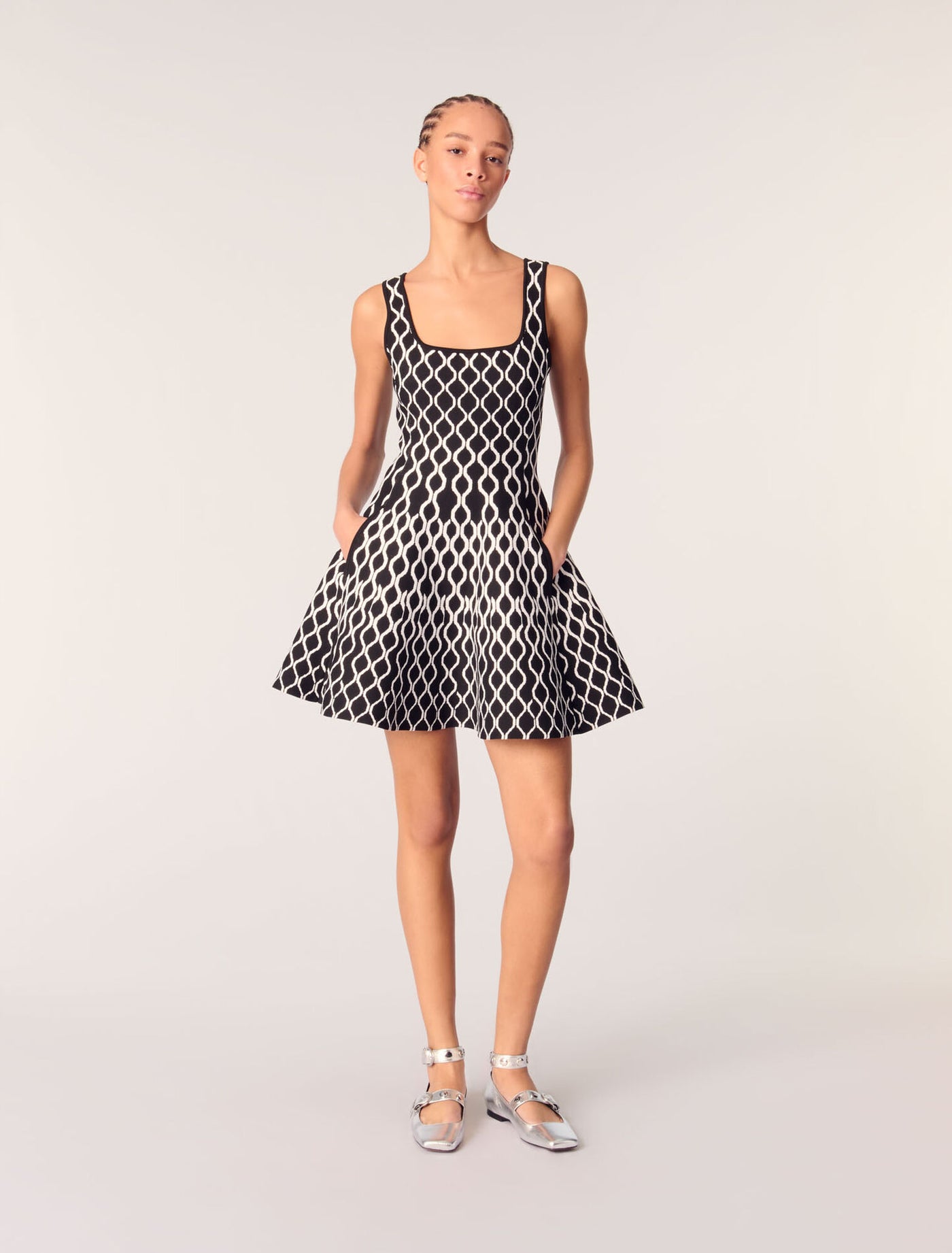 Mayalina Monochrome Muse