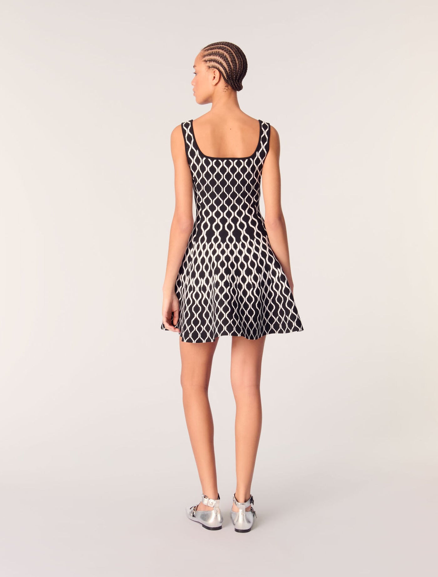 Mayalina Monochrome Muse